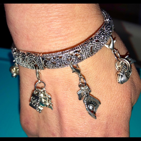Charm bracelet - Picture 4 of 8